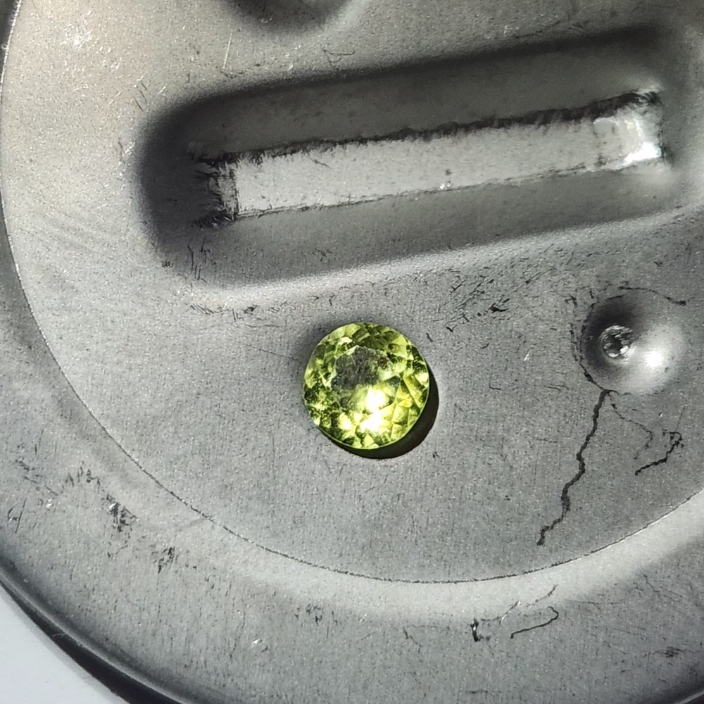 Peridot stone - Picture 2 of 11